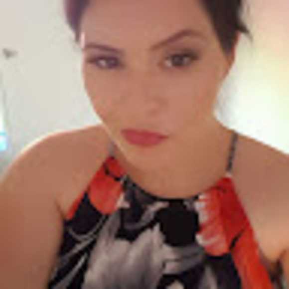 Meet your Posher, Katie - Picture 1 of 1